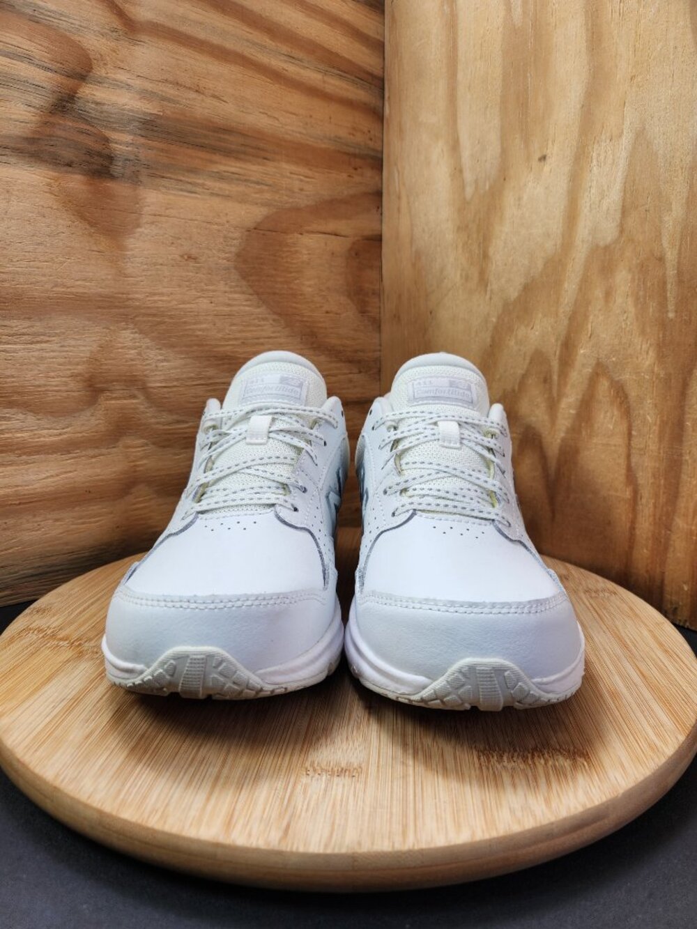 New Balance 411 V1 Womens White Walking Shoes Sneakers Size 9 Wide - Picture 2 of 10